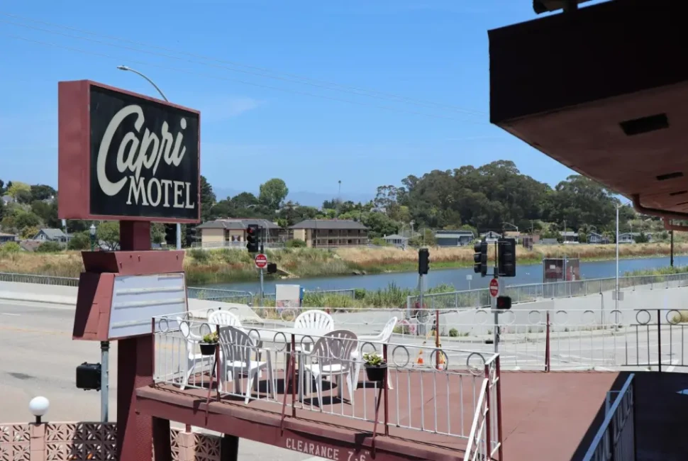 Capri Motel Santa Cruz Beach Boardwalk: Coastal Comfort Awaits