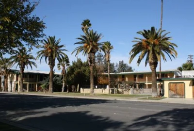 Conveniently Cozy: Cambridge Inn Motel Coalinga