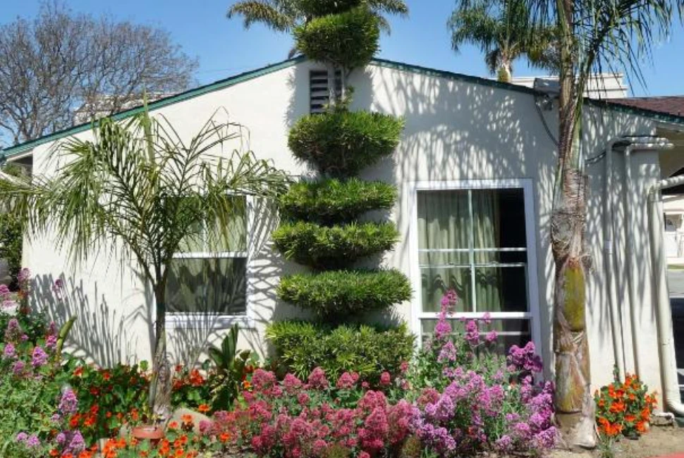 Mission Bell Motel Ventura: A Tranquil Oasis in Downtown California